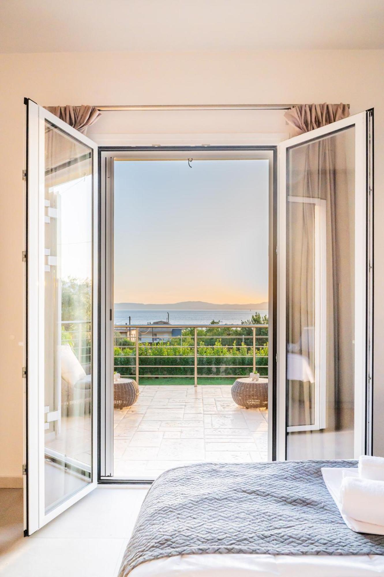 Thea Seaview Luxury Living Villa Kalamáta Eksteriør bilde