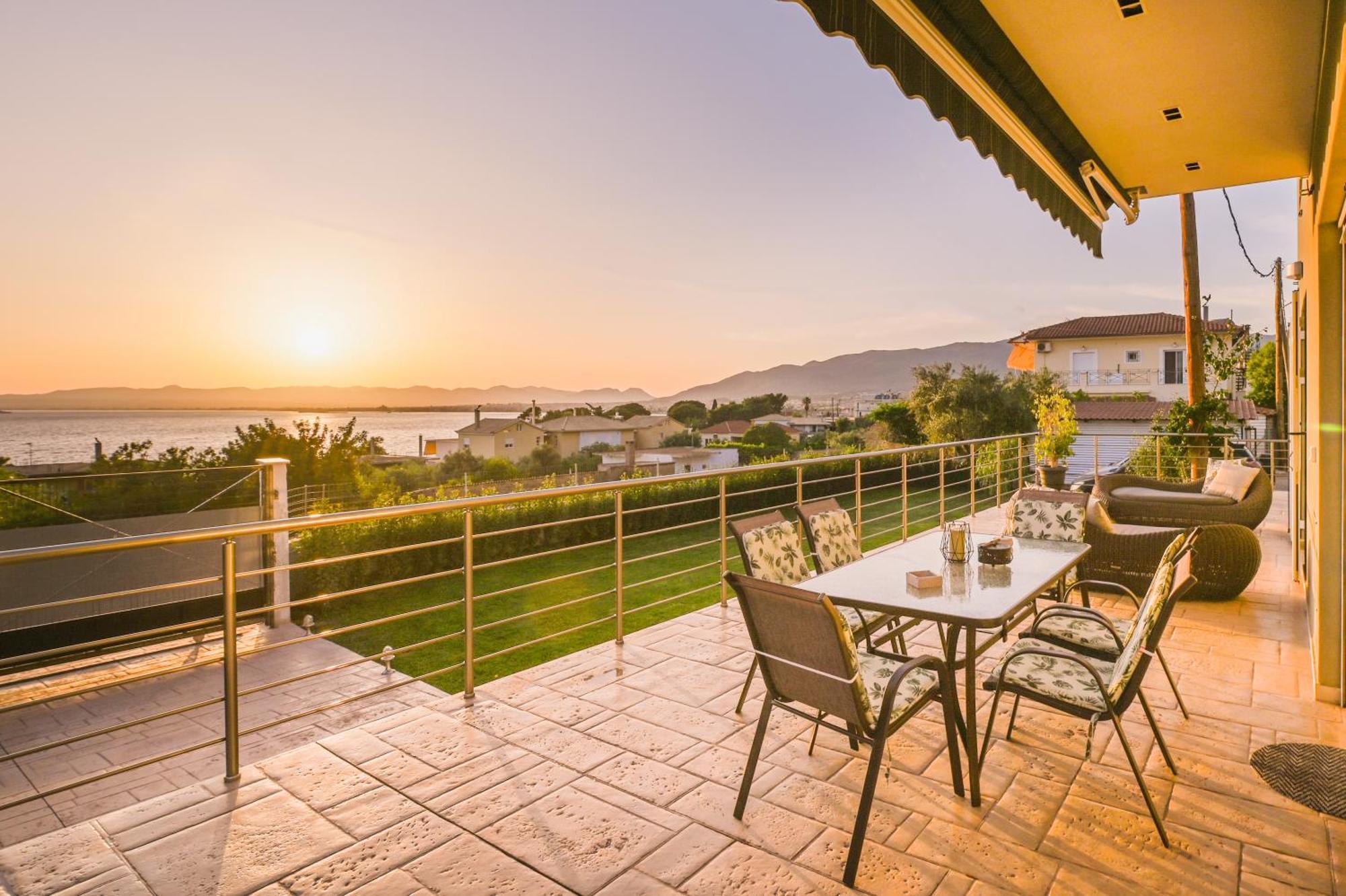 Thea Seaview Luxury Living Villa Kalamáta Eksteriør bilde